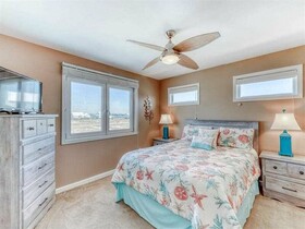 Crosswind Landing by Vacasa