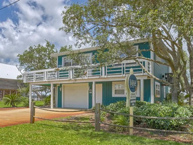 Crystal Lagoon by Meyer Vacation Rentals