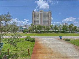 Crystal Lagoon by Meyer Vacation Rentals