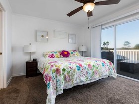Dolphin Dreams by Meyer Vacation Rentals