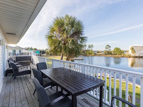 Dolphin Dreams by Meyer Vacation Rentals