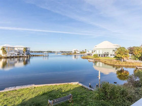 Dolphin Dreams by Meyer Vacation Rentals