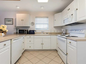 Dolphin Dreams by Meyer Vacation Rentals