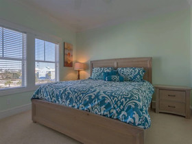 Emerald by Meyer Vacation Rentals