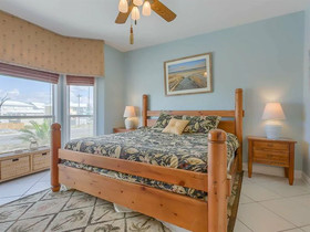 Fernhill By The Sea by Meyer Vacation Rentals