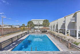 Fort Morgan Townhomes RedAwning