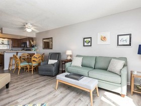 Fort Morgan Townhomes RedAwning