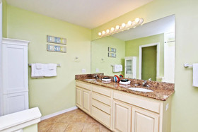 Four C's by Youngs Suncoast