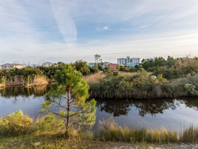 Green Heron by Meyer Vacation Rentals