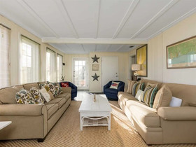 Green Heron by Meyer Vacation Rentals