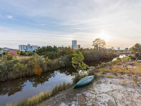Green Heron by Meyer Vacation Rentals