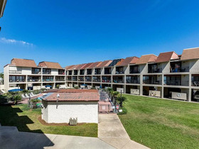 Gulfside Townhomes by Meyer Vacation Rentals