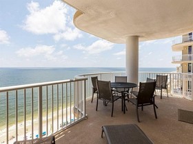 Island Royale by Vacasa