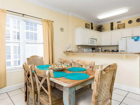 Island Royale by Vacasa