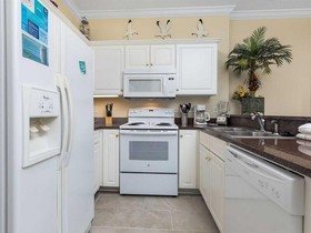 Island Royale by Vacasa