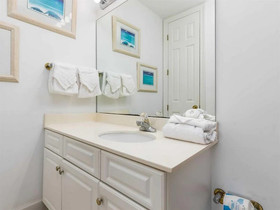 Island Royale by Vacasa