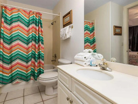 Island Royale by Vacasa