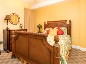 Island Royale by Vacasa