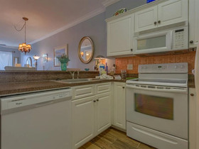 Island Royale by Vacasa