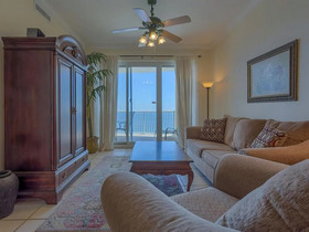 Island Royale by Vacasa