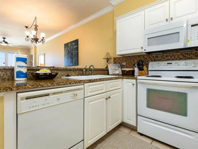 Island Royale by Vacasa