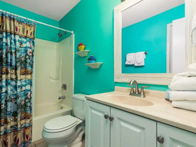 Lagoon Landing by Vacasa