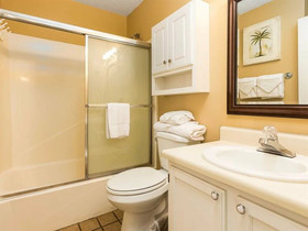 Lagoon Landing by Vacasa