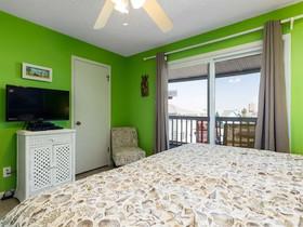 Lagoon Landing by Vacasa