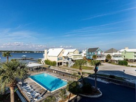 Lagoon Landing by Vacasa