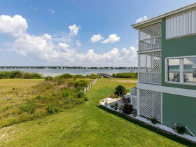 Laguna Azul by Meyer Vacation Rentals