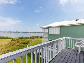 Laguna Azul by Meyer Vacation Rentals