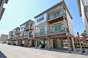 Little Lagoon Cottages by Youngs Suncoast