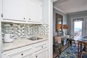 Marilyns Cottage by Youngs Suncoast