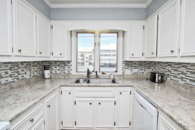 Marilyns Cottage by Youngs Suncoast