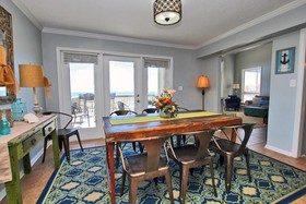 Marilyns Cottage by Youngs Suncoast