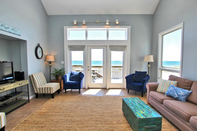 Marilyns Cottage by Youngs Suncoast