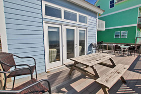 Marilyns Cottage by Youngs Suncoast