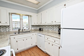 Marilyns Cottage by Youngs Suncoast