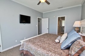 Marilyns Cottage by Youngs Suncoast