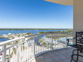 Oceania by Meyer Vacation Rentals