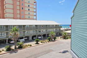 Ocean Reef by Youngs Suncoast