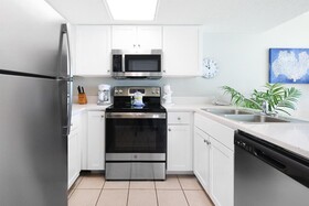 Phoenix All Suites Hotel West