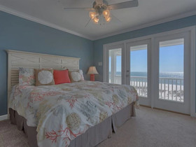 Seahorse Sands by Meyer Vacation Rentals