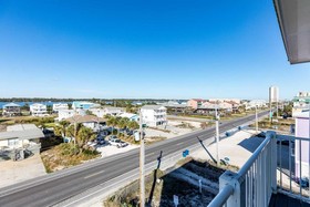 Sea Monster West by Meyer Vacation Rentals