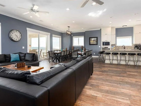 Shipwrecked by Meyer Vacation Rentals