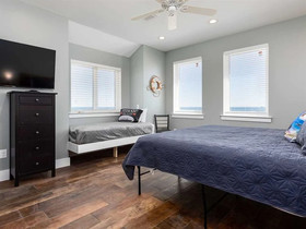 Shipwrecked by Meyer Vacation Rentals