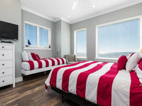 Shipwrecked by Meyer Vacation Rentals