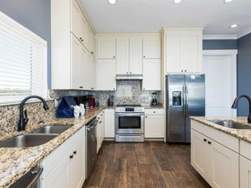 Shipwrecked by Meyer Vacation Rentals