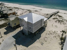 Shipwrecked by Meyer Vacation Rentals