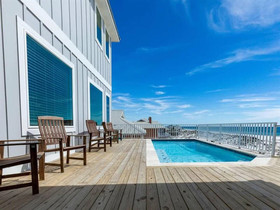 Shipwrecked by Meyer Vacation Rentals